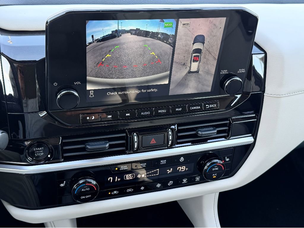 New 2025 Nissan Pathfinder SL w/ Black Appearance Package image 15