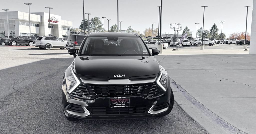 Used 2023 Kia Sportage EX image 3