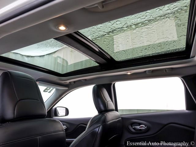 Used 2019 Jeep Cherokee Trailhawk image 11