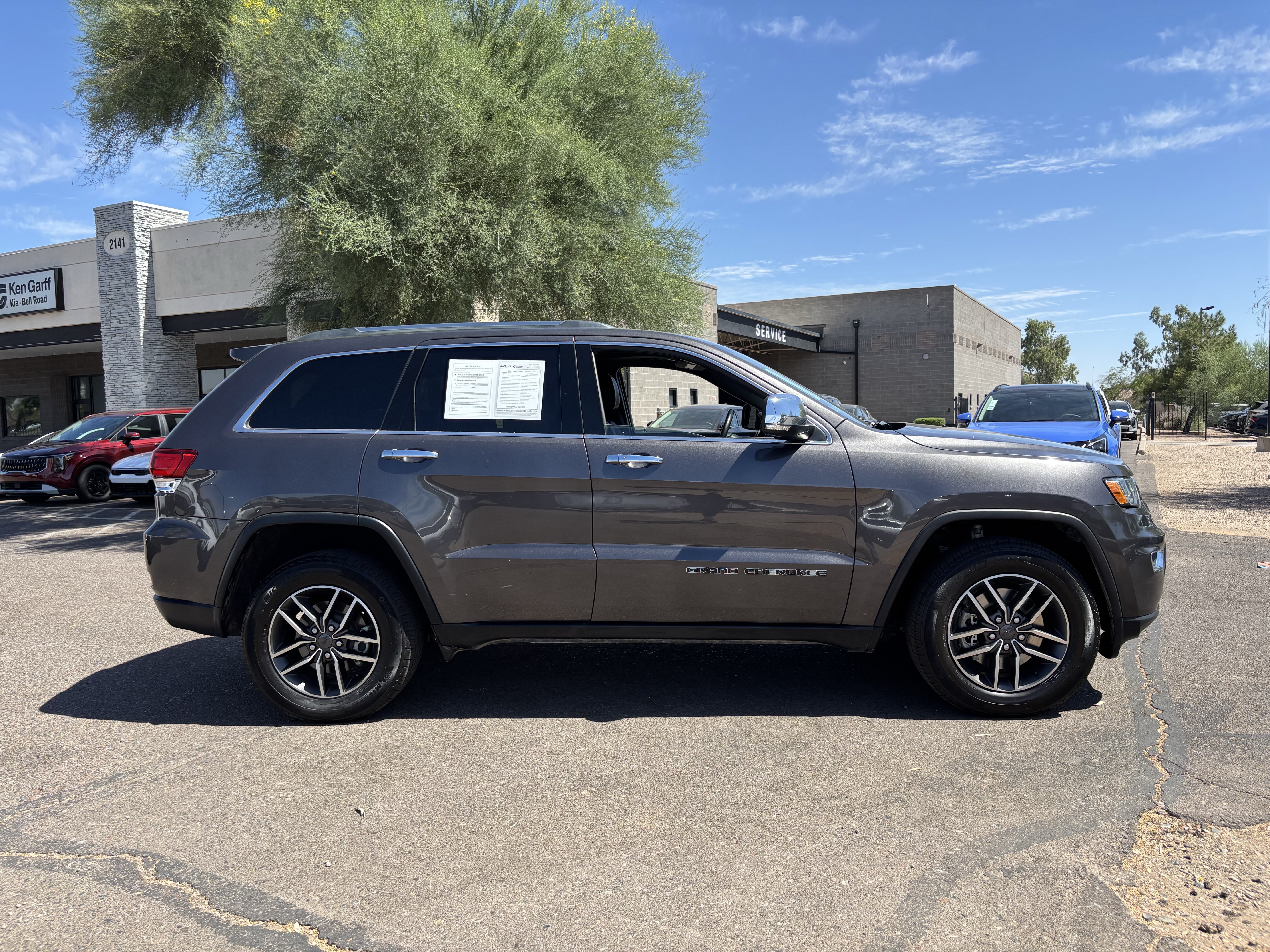 Used 2021 Jeep Grand Cherokee Limited AWD/4WD image 2