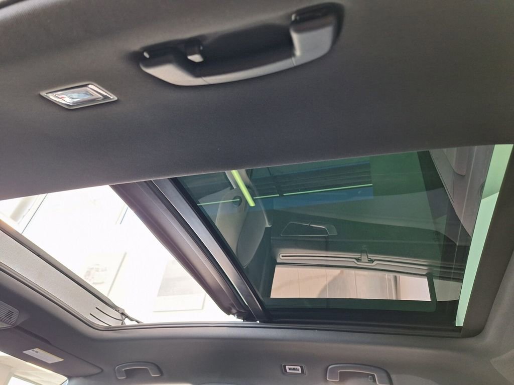 New 2026 Volkswagen Atlas Cross Sport SEL R-Line image 11