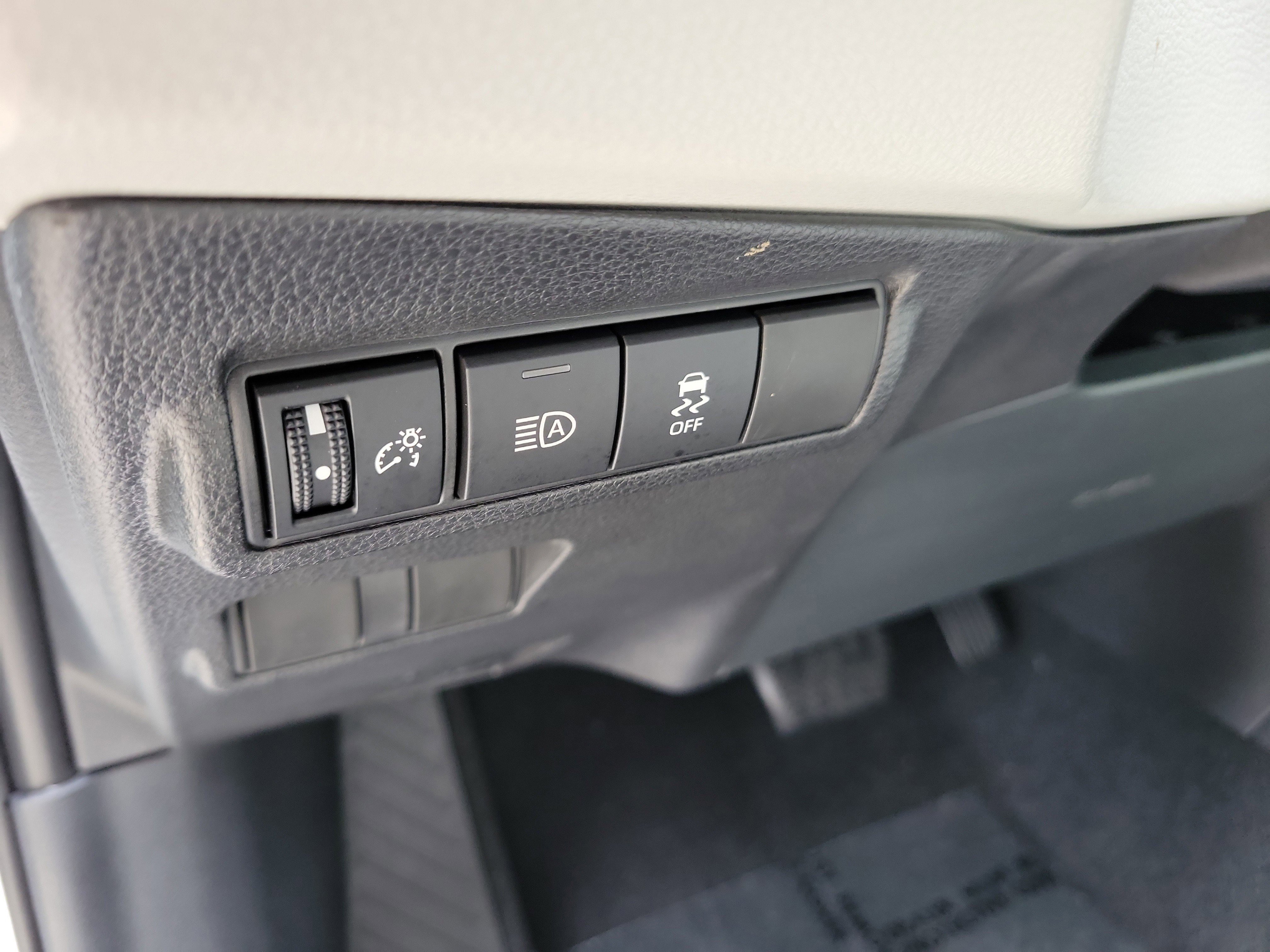 Used 2026 Toyota Corolla Cross L FWD image 25