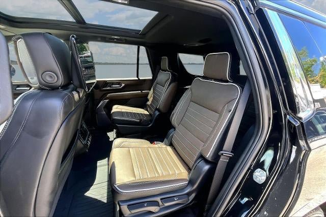 Used 2025 GMC Yukon Denali Ultimate w/ LPO, Floor Liner Package AWD/4WD image 22