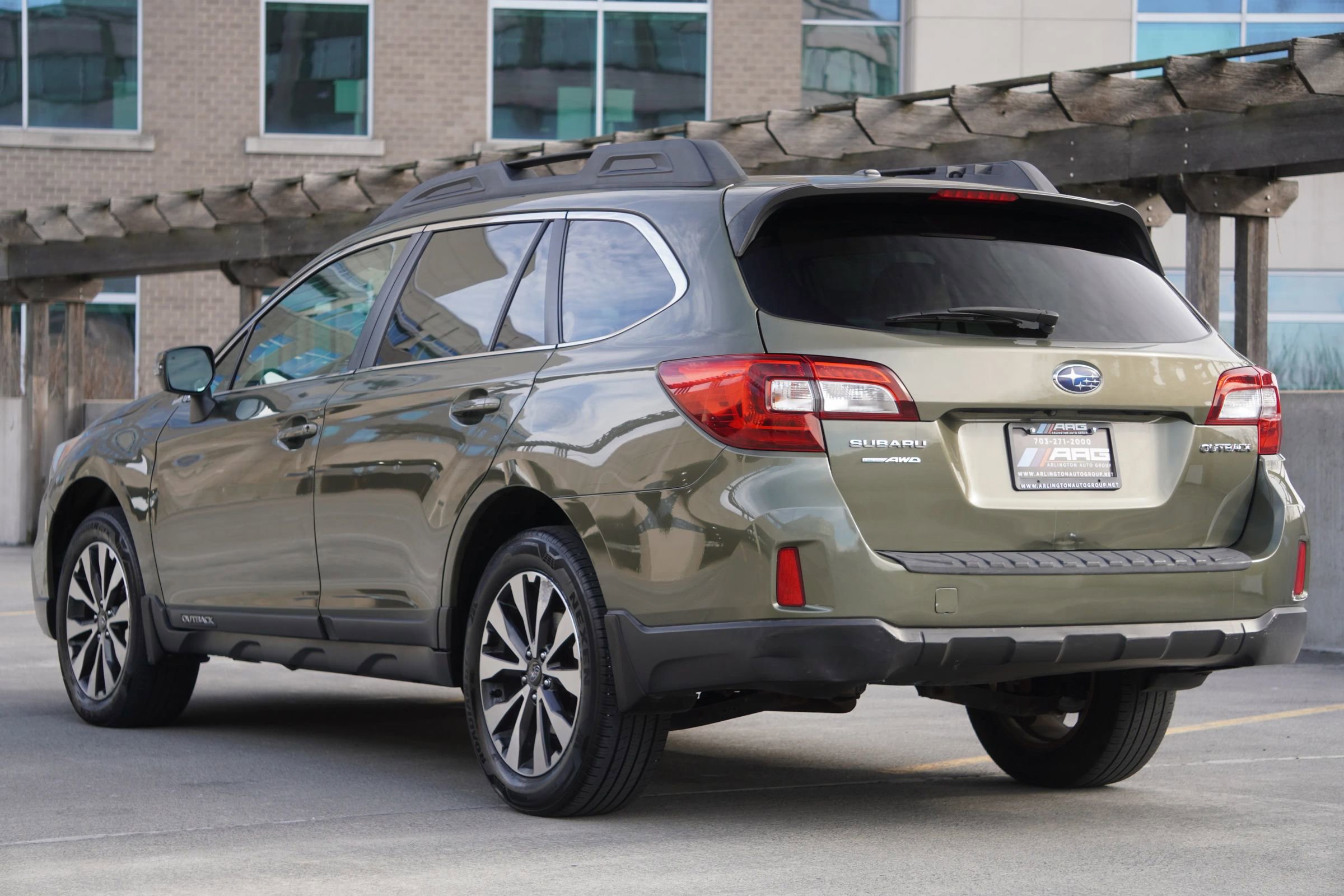 Used 2015 Subaru Outback 2.5i Limited image 5