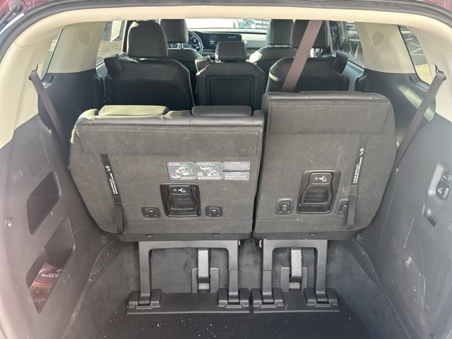 Used 2024 Kia Carnival SX image 33