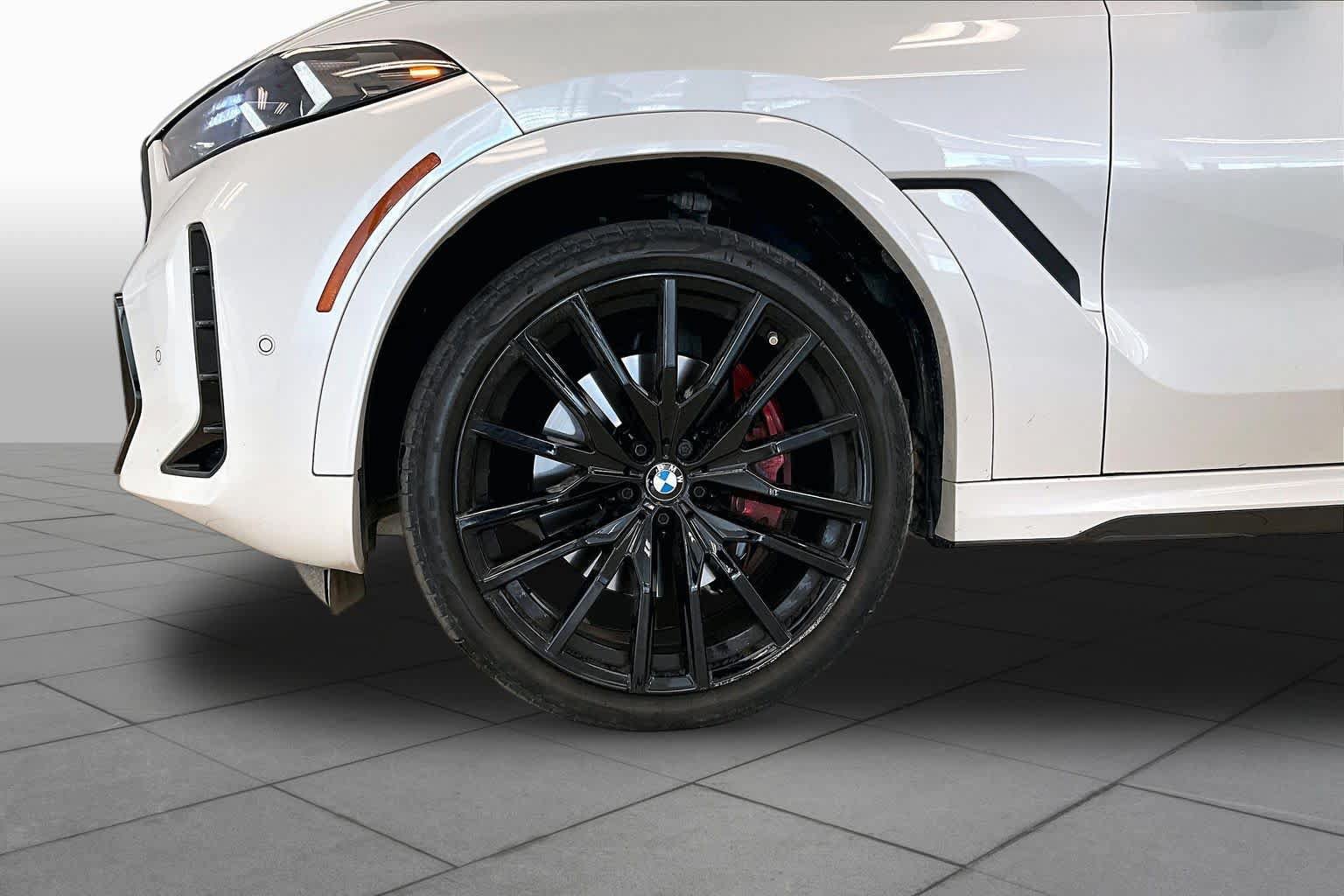 Used 2024 BMW X6 xDrive40i w/ Premium Package AWD/4WD image 10