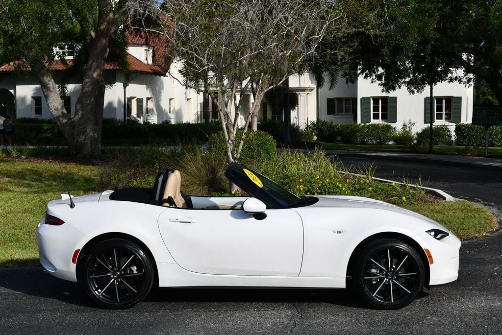 Used 2024 MAZDA MX-5 Miata Grand Touring RWD image 37