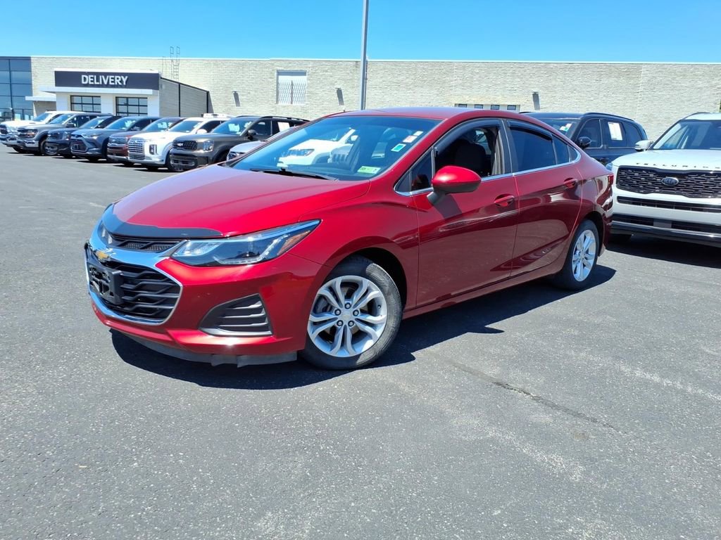 Used 2019 Chevrolet Cruze LT FWD image 3