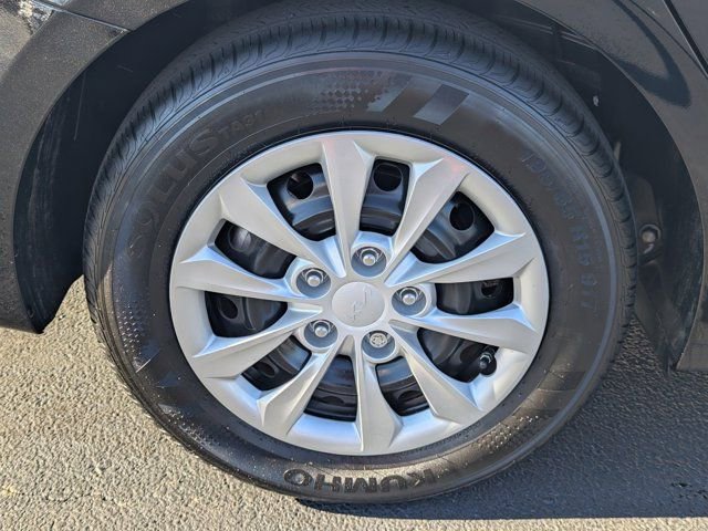 Used 2024 Kia Forte LX image 11