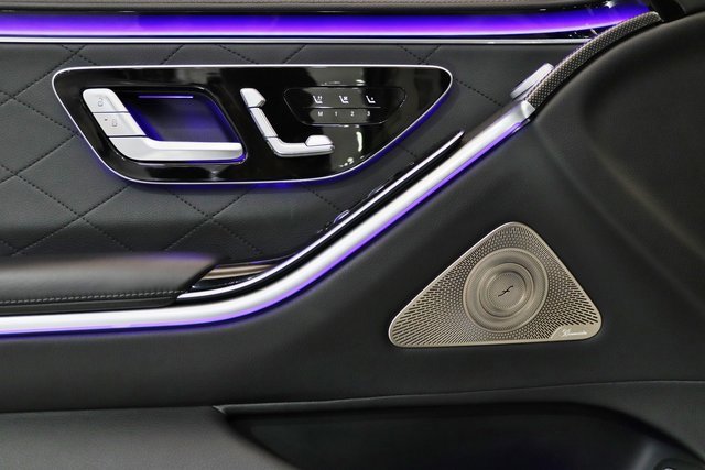 Used 2023 Mercedes-Benz S 580 4MATIC Sedan w/ AMG Line image 3