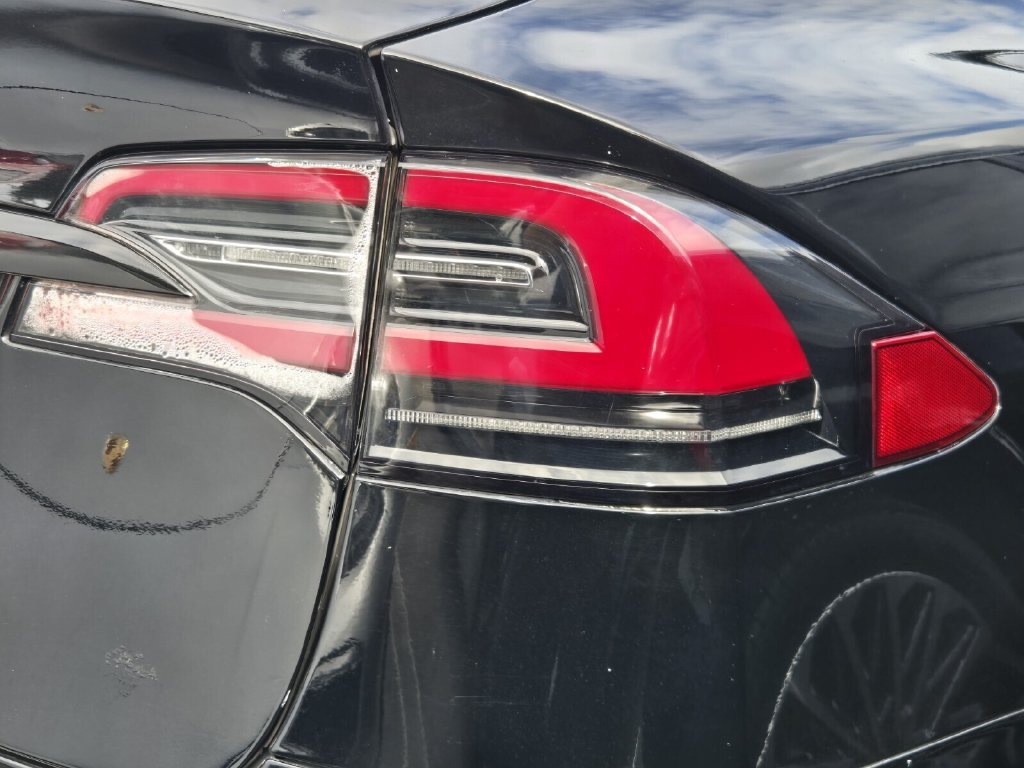 Used 2018 Tesla Model X 75D AWD/4WD image 7