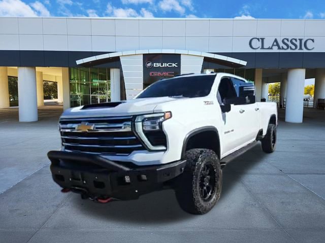 Used 2025 Chevrolet Silverado 3500 LTZ w/ LTZ Premium Package image 3