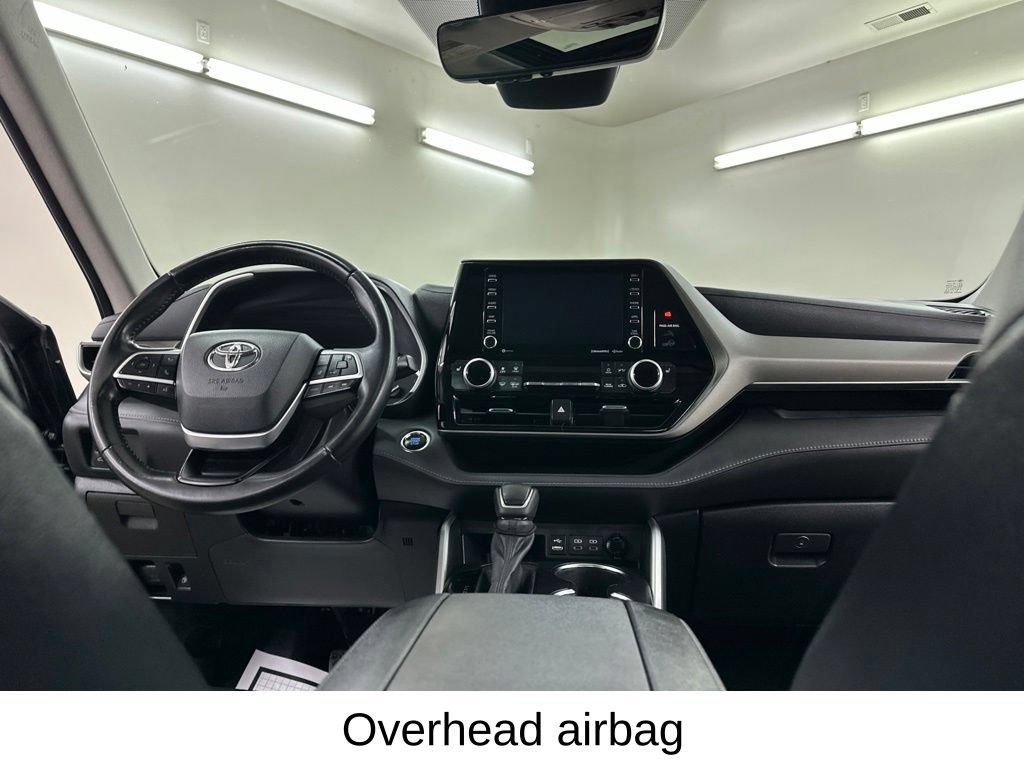 Used 2022 Toyota Highlander XLE FWD image 28