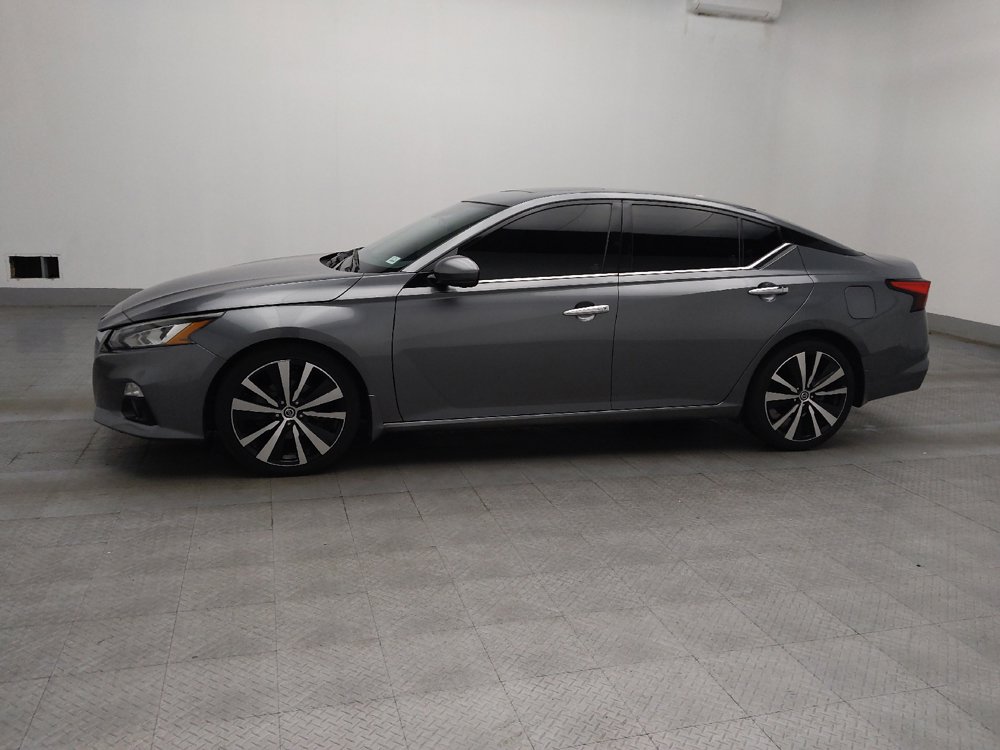 Used 2020 Nissan Altima 2.5 Platinum FWD image 2