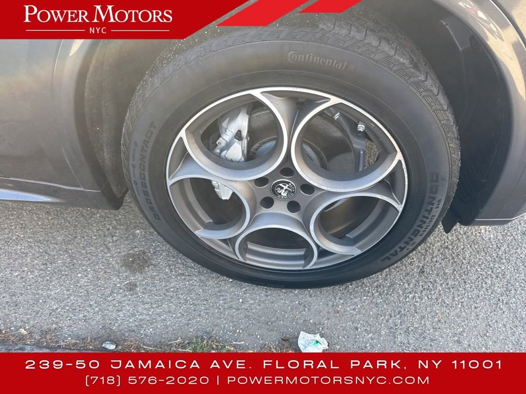 Used 2023 Alfa Romeo Stelvio Ti image 10