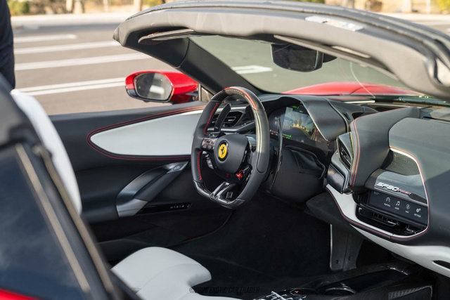 Used 2025 Ferrari SF90 Spider image 58