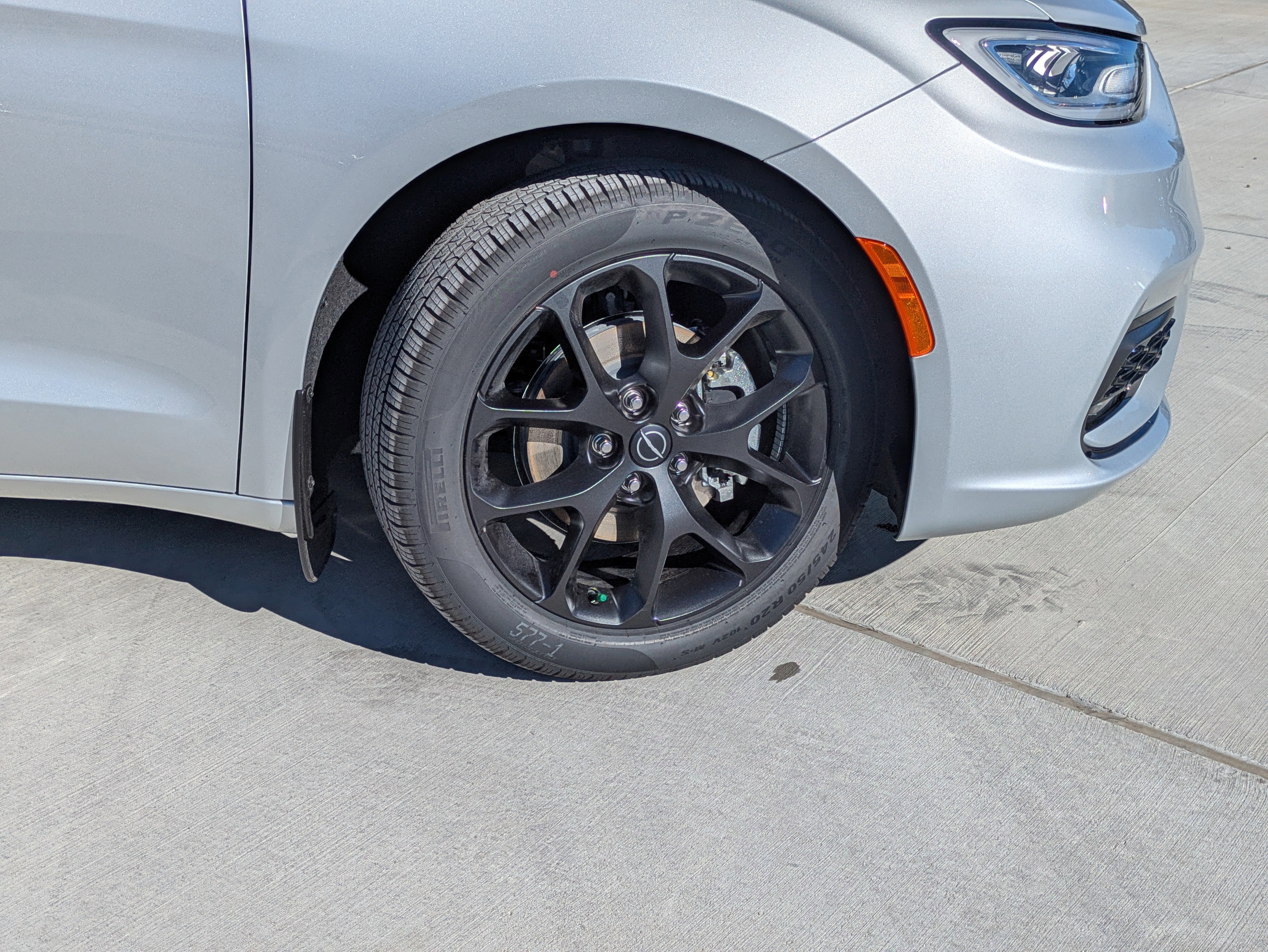 New 2026 Chrysler Pacifica Select image 9