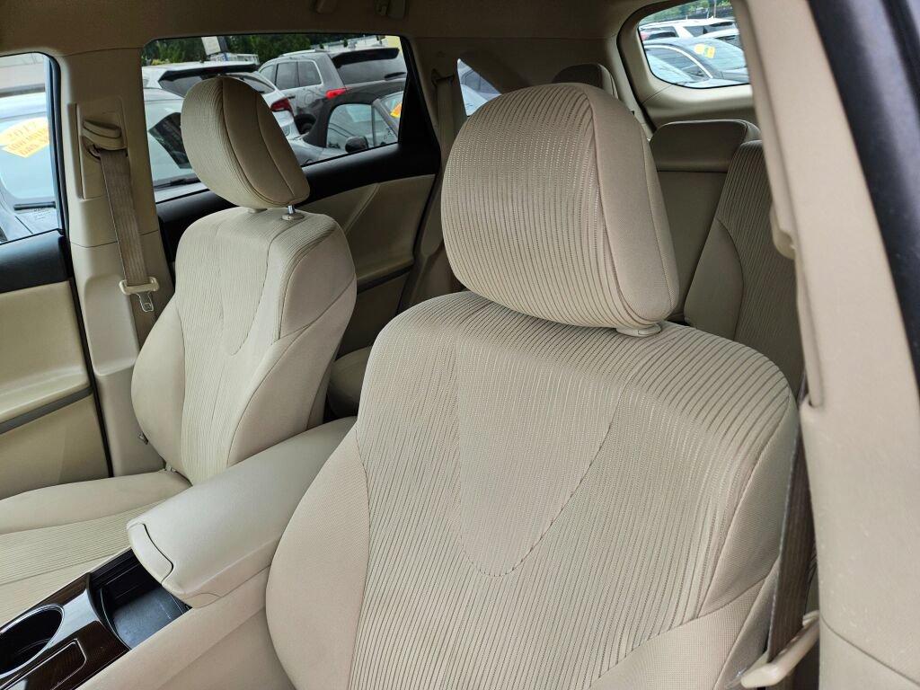 Used 2012 Toyota Venza LE w/ LE Convenience Pkg AWD/4WD image 16