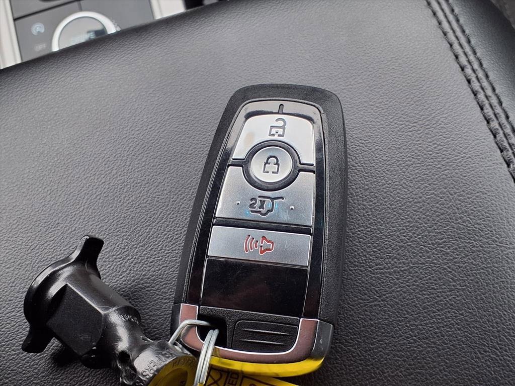 Used 2023 Ford Explorer XLT image 15