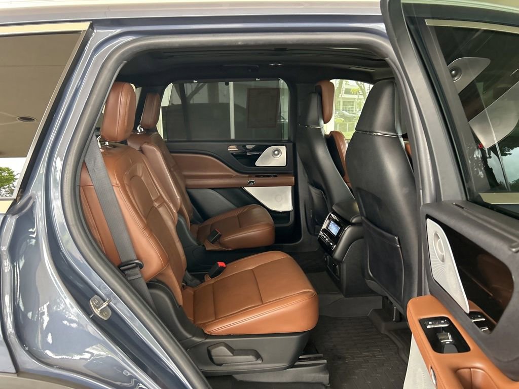 Used 2021 Lincoln Aviator Reserve w/ Equipment Group 201A RWD image 27