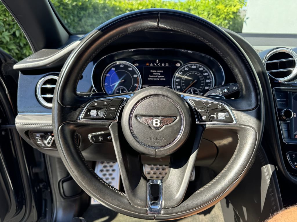 Used 2017 Bentley Bentayga image 29