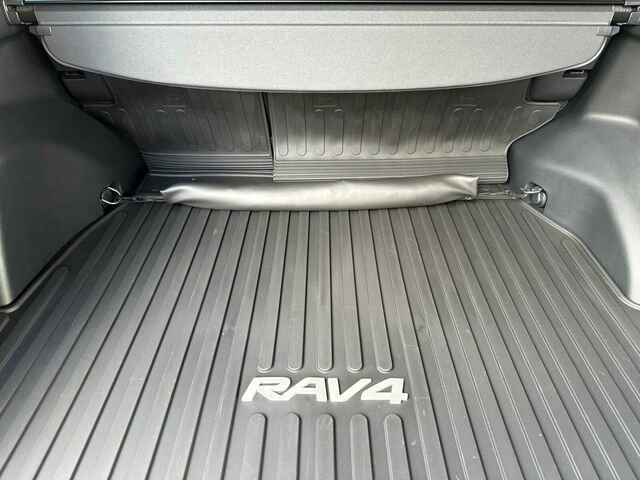 Used 2025 Toyota RAV4 XLE Premium image 19