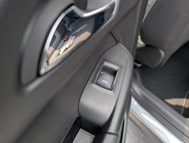 Used 2023 Chevrolet TrailBlazer LT w/ Convenience Package FWD image 12