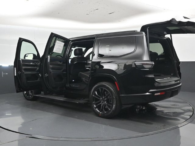 New 2026 Jeep Grand Wagoneer Summit AWD/4WD image 58