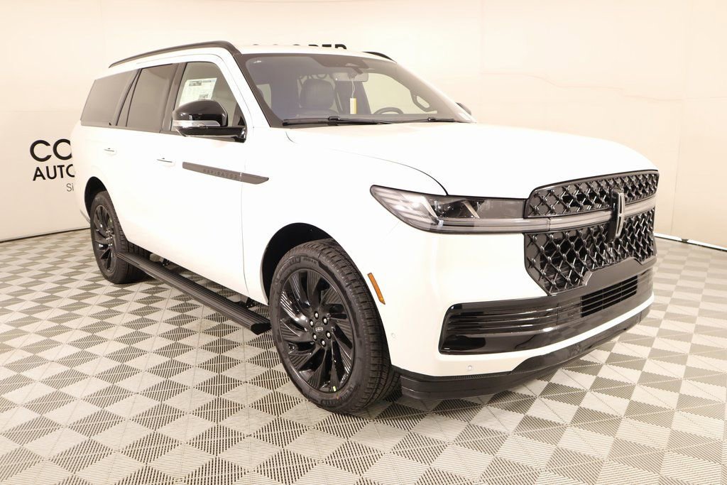 New 2025 Lincoln Navigator Reserve w/ Jet Appearance Package