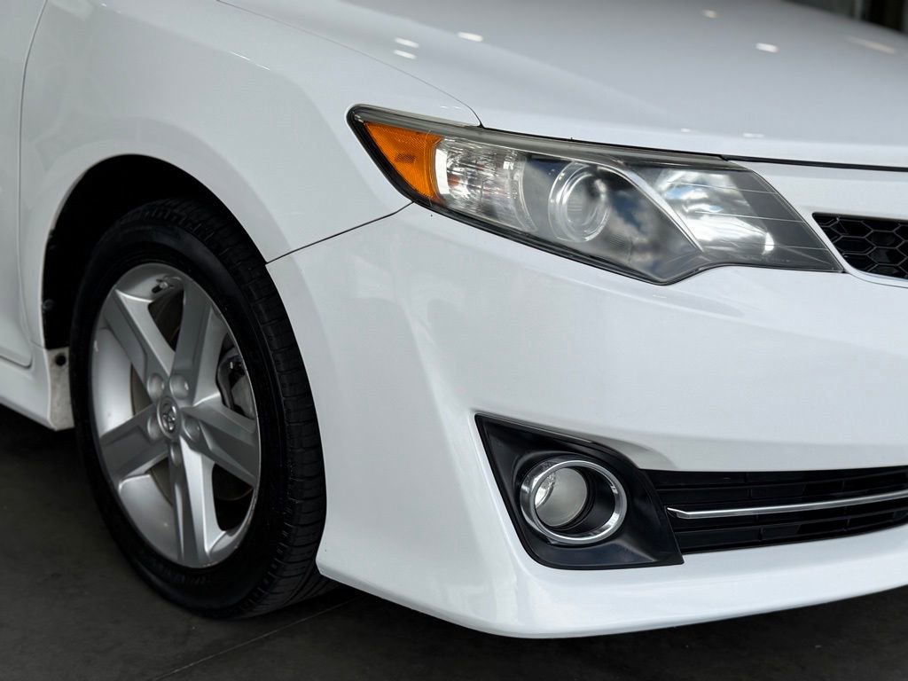 Used 2014 Toyota Camry SE FWD image 8