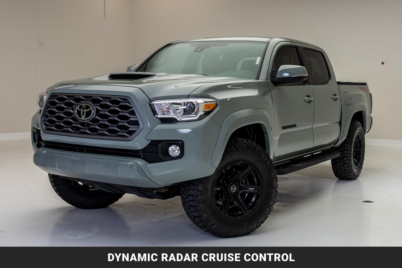 Used 2022 Toyota Tacoma TRD Sport AWD/4WD image 5