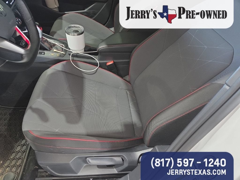 Used 2024 Volkswagen Jetta GLI 40th Anniversary Edition FWD image 7