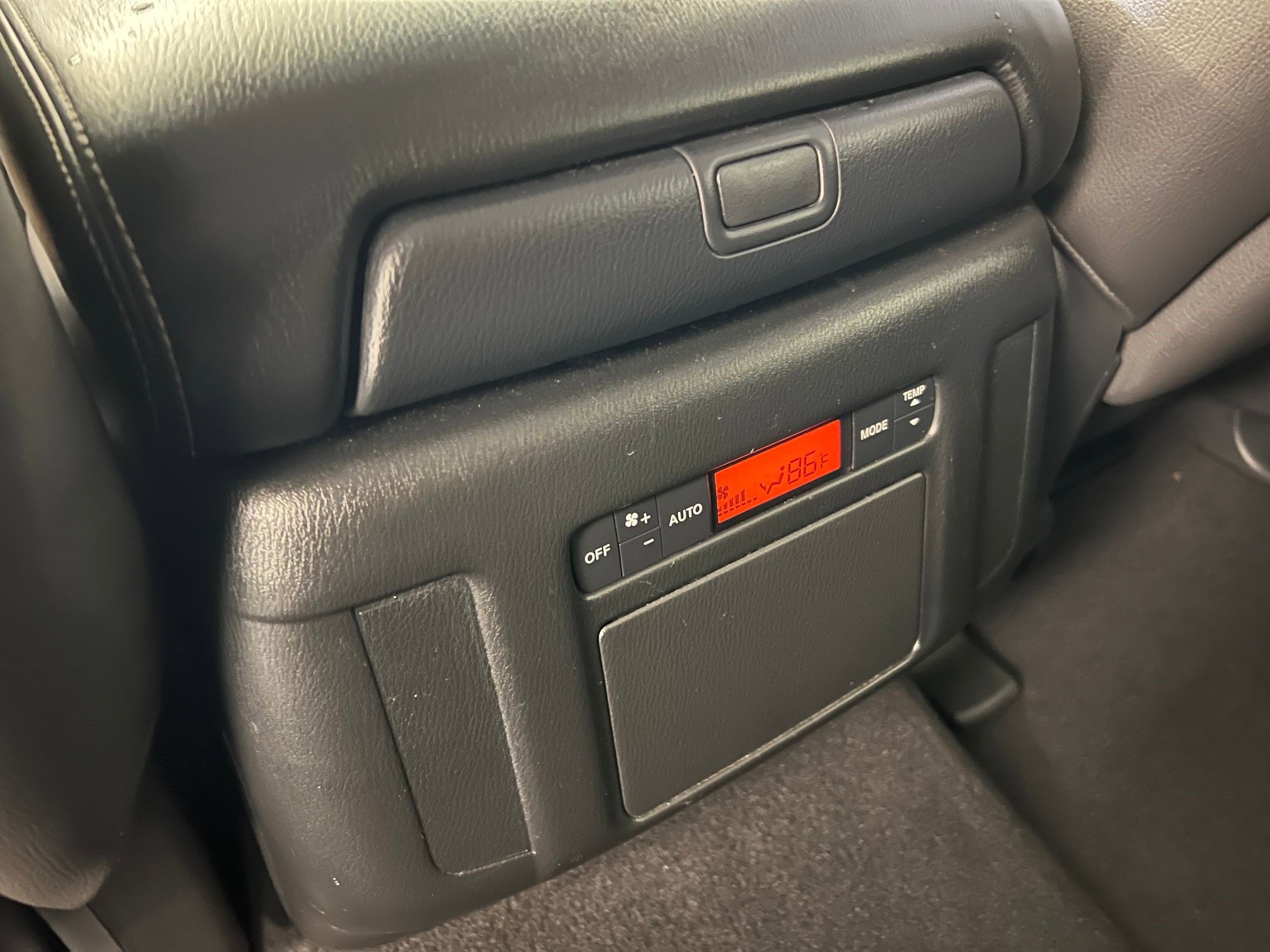 Used 2017 Nissan Armada SV image 35