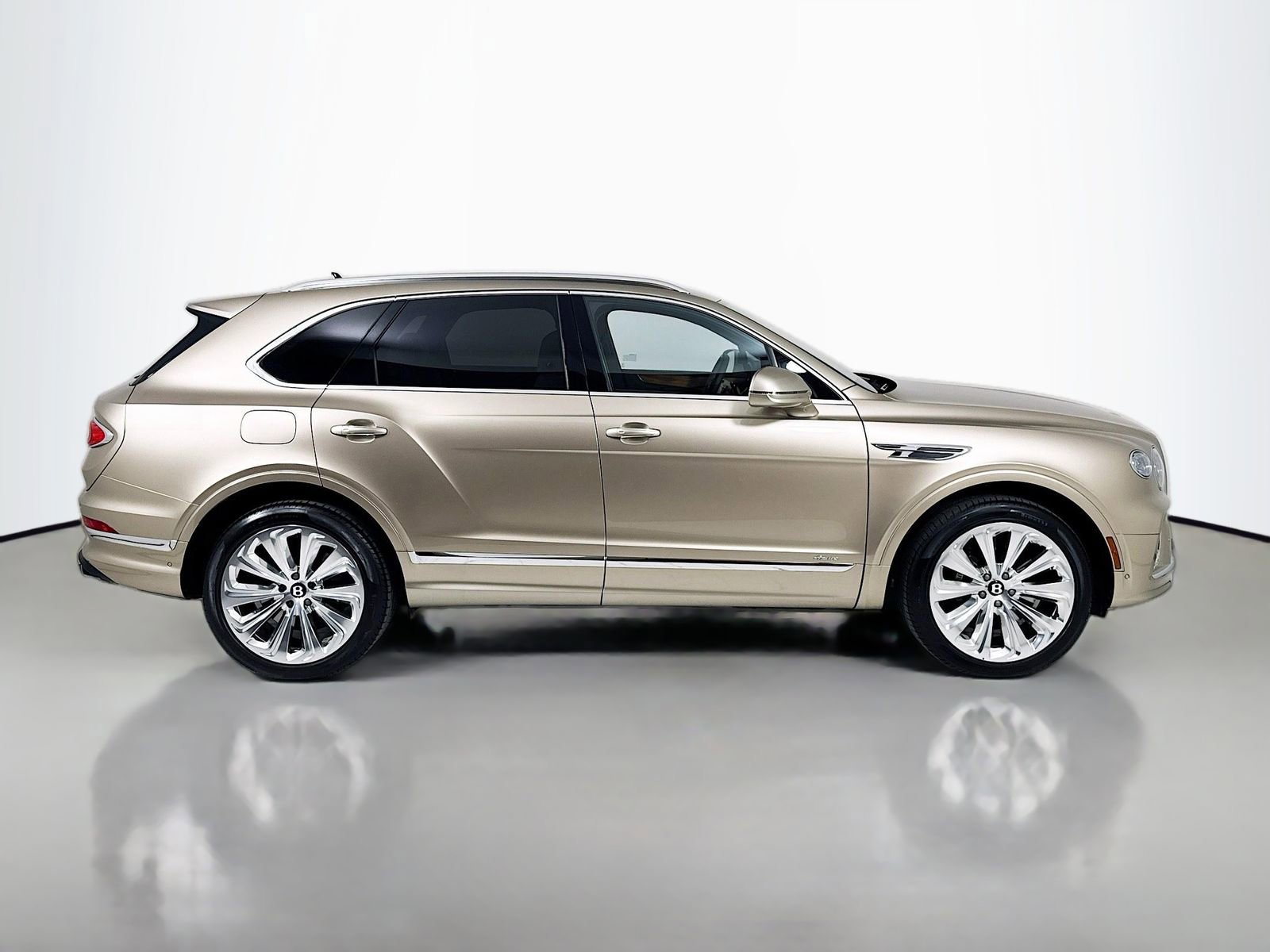 Certified 2023 Bentley Bentayga image 9