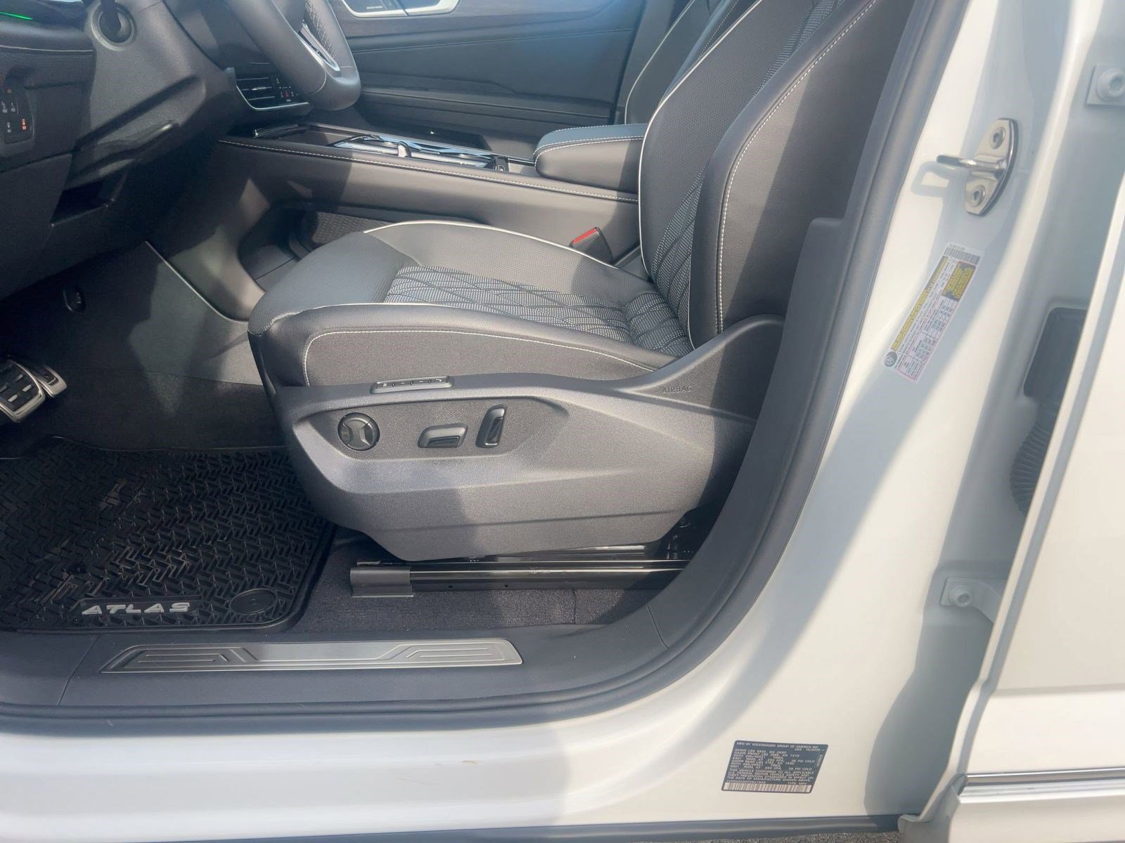 New 2026 Volkswagen Atlas SEL Premium R-Line image 13