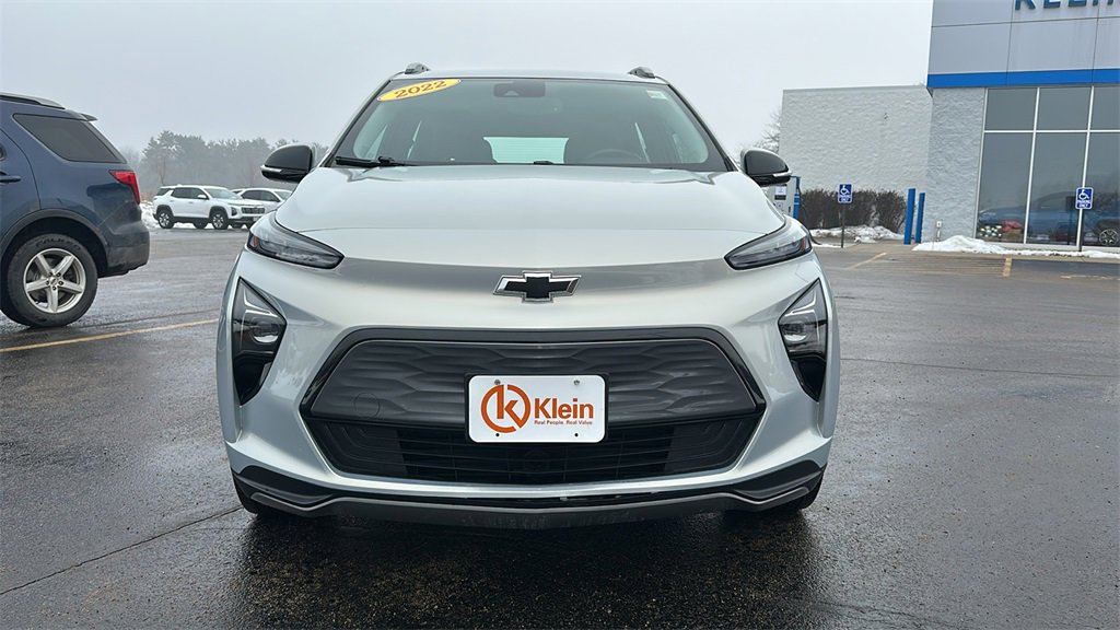 Used 2022 Chevrolet Bolt EUV LT w/ Convenience Package image 2