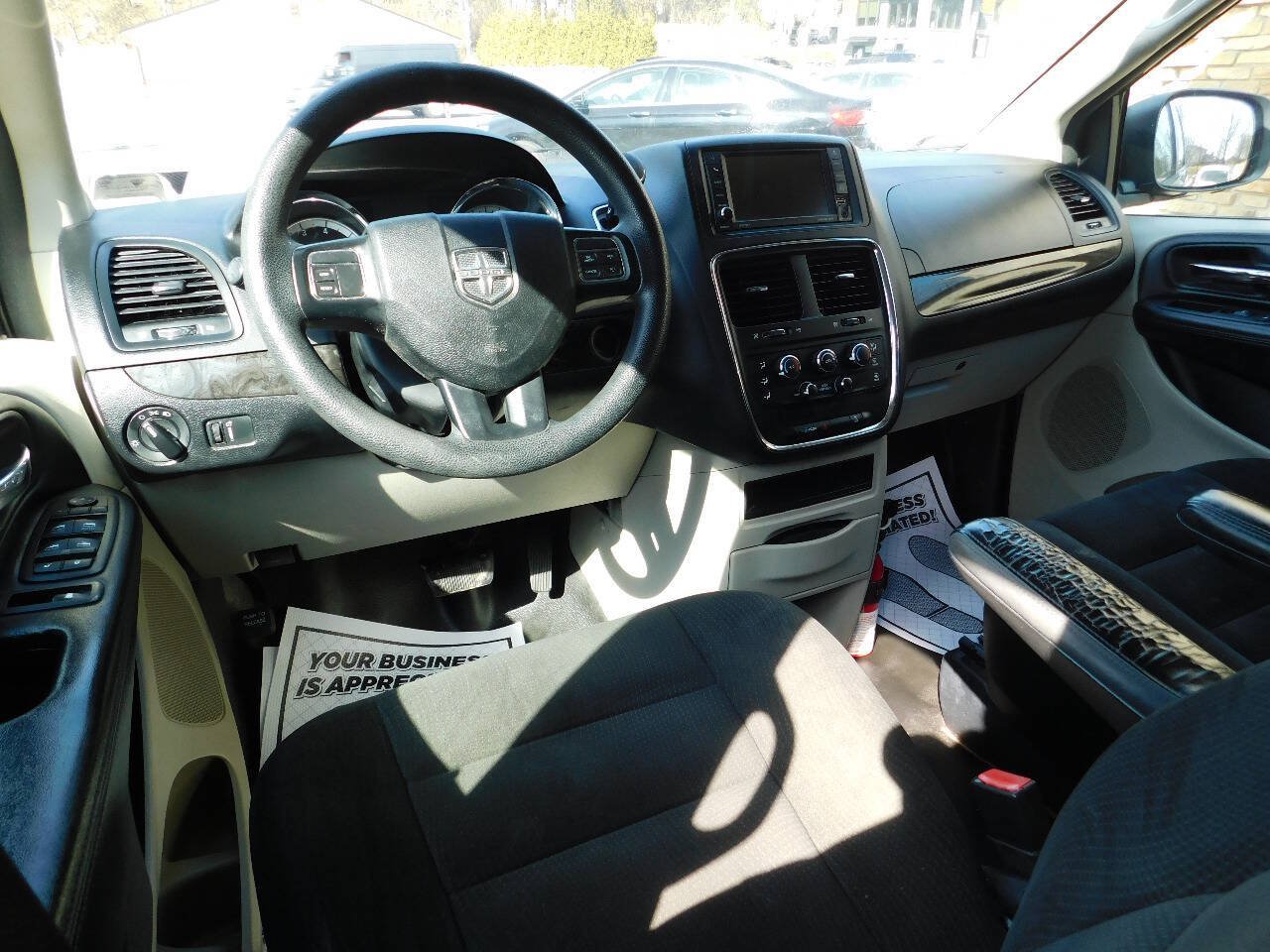 Used 2016 Dodge Grand Caravan SE w/ Quick Order Package 29E SE FWD image 28