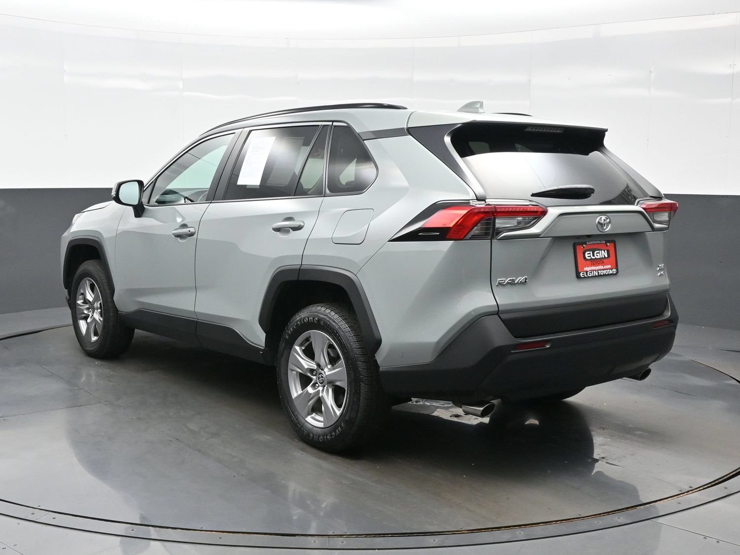 Used 2023 Toyota RAV4 XLE AWD/4WD image 4