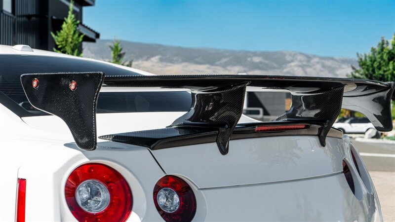 Used 2010 Nissan GT-R Premium AWD/4WD image 15