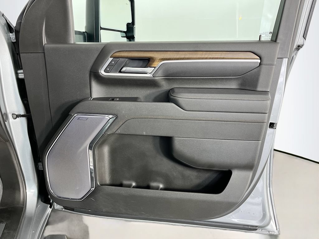 Used 2025 Chevrolet Silverado 3500 High Country w/ High Country Premium Package AWD/4WD image 38