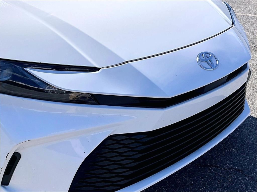 Used 2025 Toyota Camry SE FWD image 32