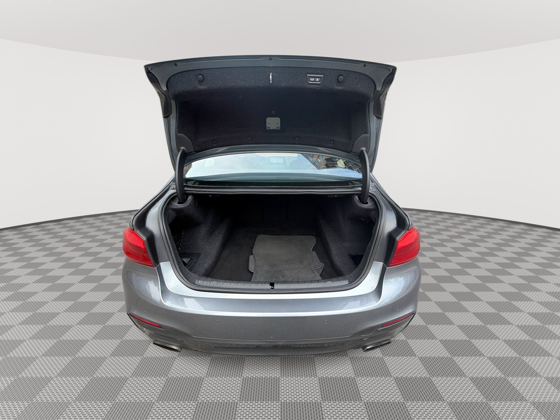 Used 2018 BMW 540i RWD image 21