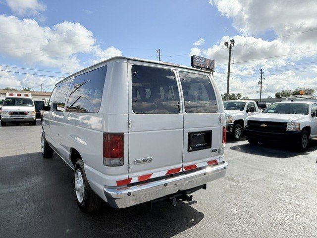 Used 2008 Ford E-150 and Econoline 150 Wagon RWD image 8