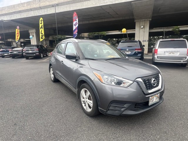 Used 2018 Nissan Kicks S image 2