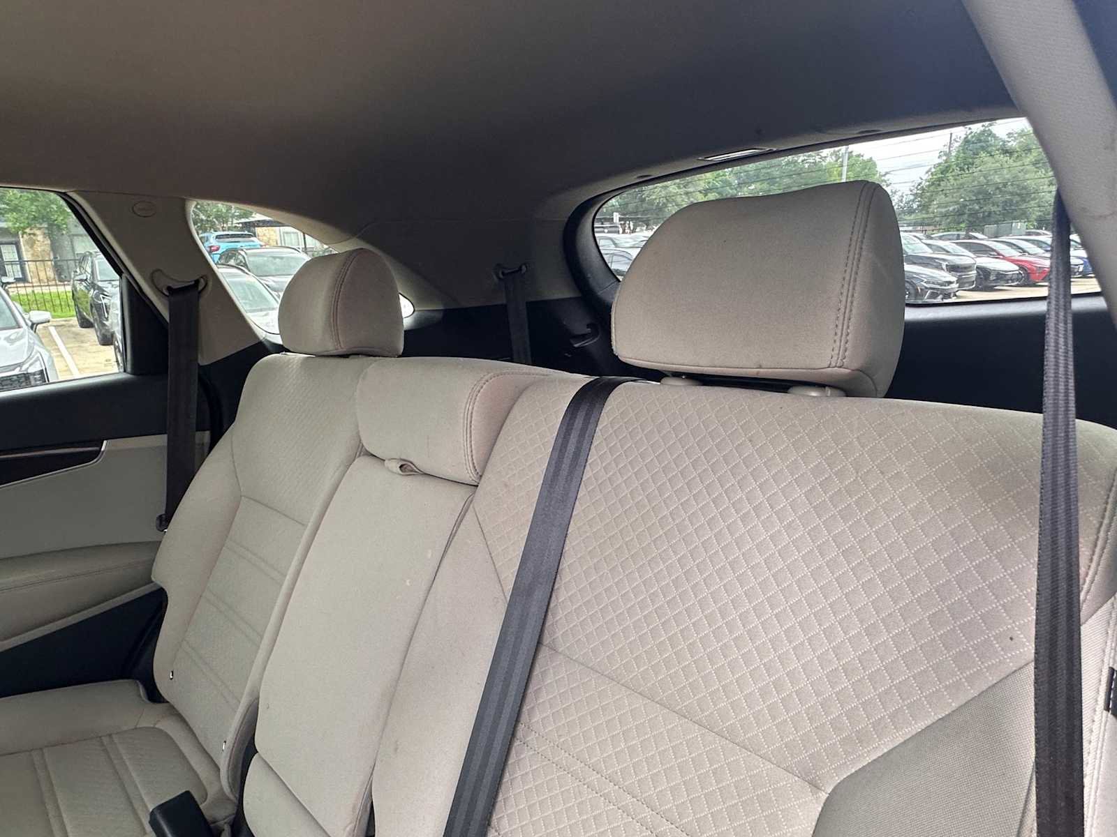 Used 2017 Kia Sorento LX w/ LX Convenience Package image 26