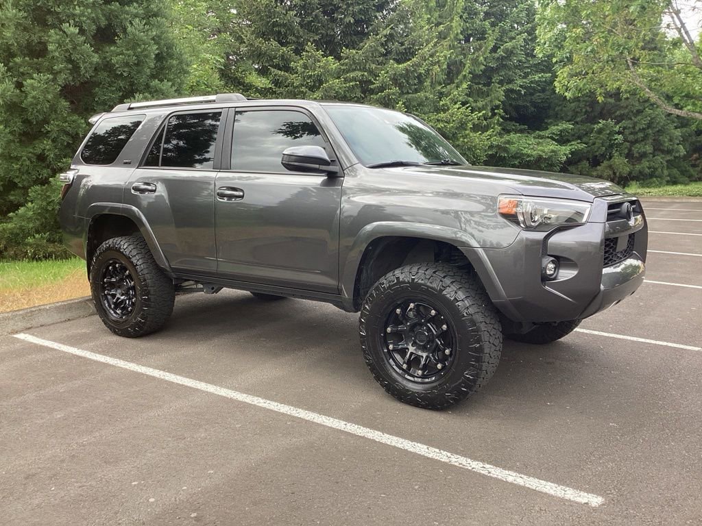 Used 2021 Toyota 4Runner SR5 AWD/4WD image 8