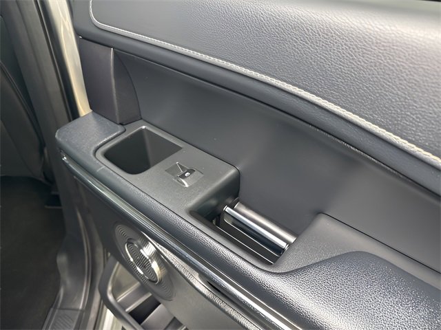 Used 2024 Ford Expedition XLT image 18