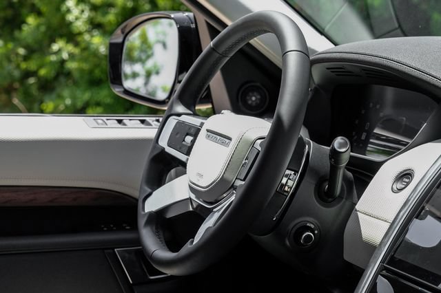 New 2026 Land Rover Discovery Dynamic SE AWD/4WD image 21