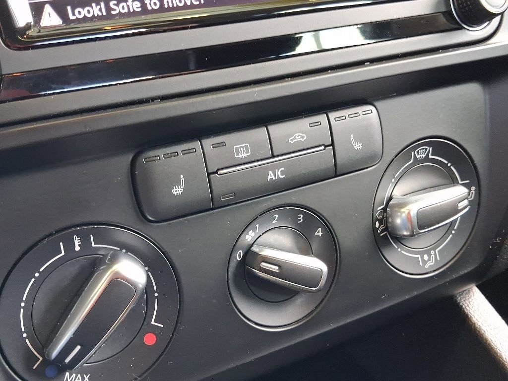 Used 2017 Volkswagen Jetta SE FWD image 28