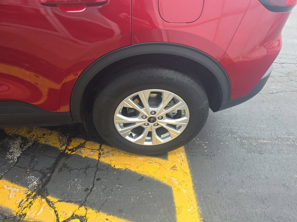 Used 2023 Ford Escape Active image 11